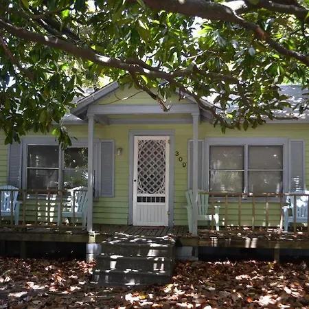Beaufort Harbour Suites East Lodge